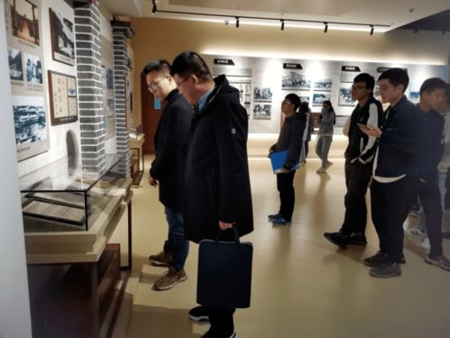 化學(xué)與化工學(xué)院本科生開展校史傳承與安全實(shí)踐教育 參觀校史館與安全教育體驗(yàn)館
